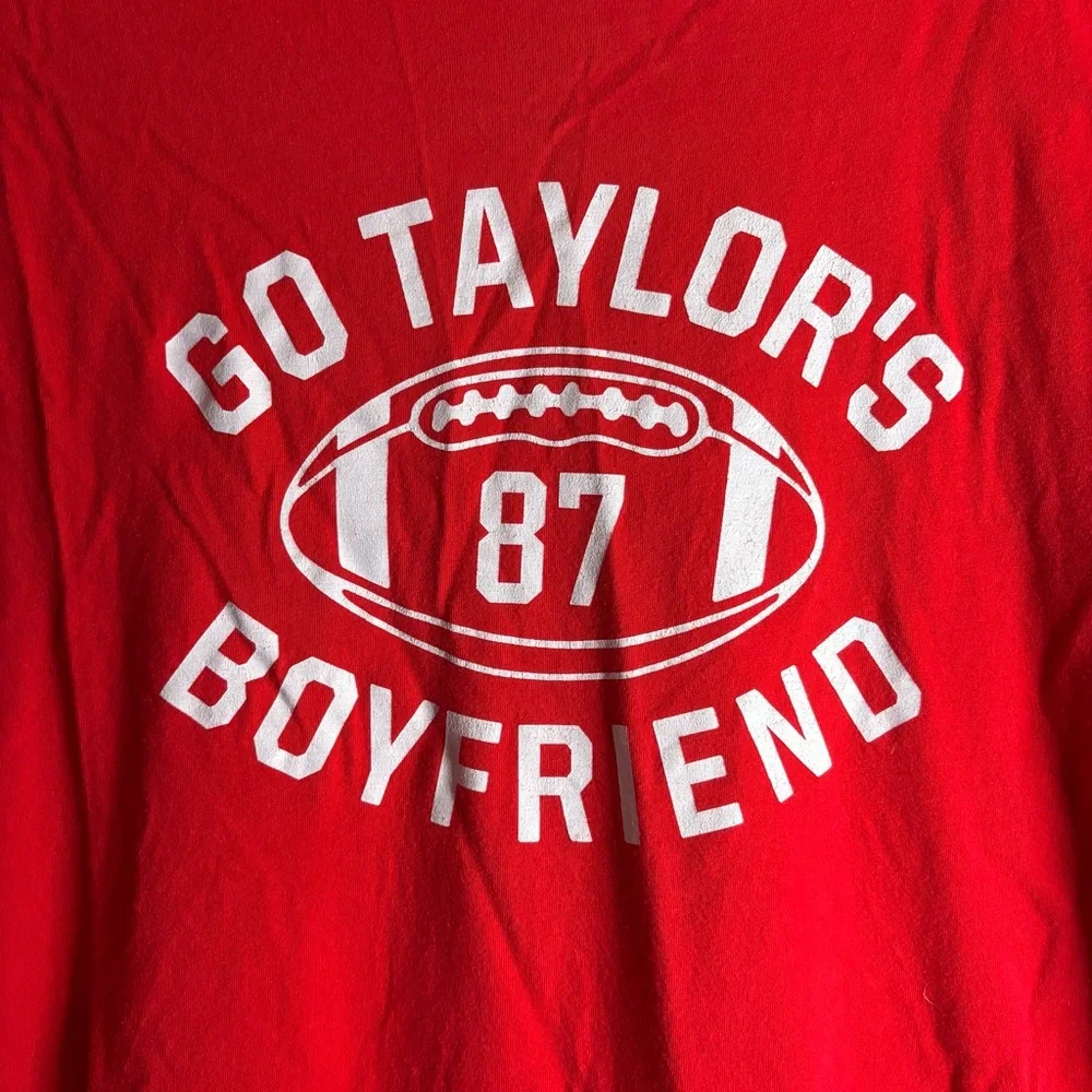 Go Taylor’s Boyfriend 87 Football Graphic T-Shirt‎ Red Youth XL Taylor Swift